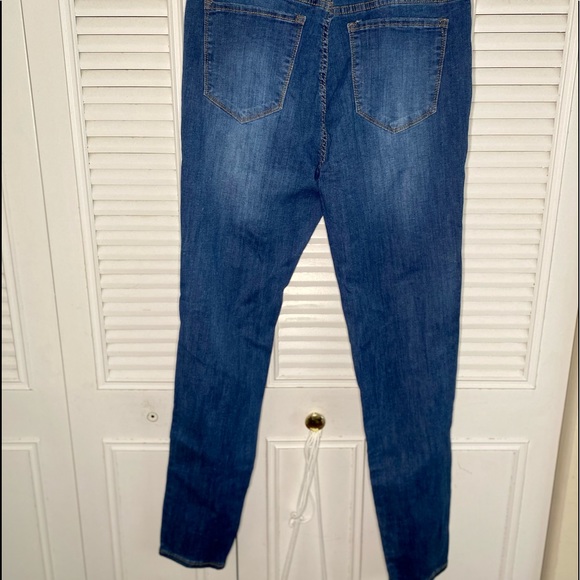 Plus Size Ripped jeans - Picture 10 of 13